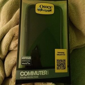 Galaxy s5 commuter series otter box