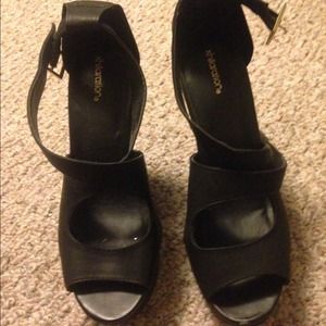 Super Cute Black Wedges-REDUCED