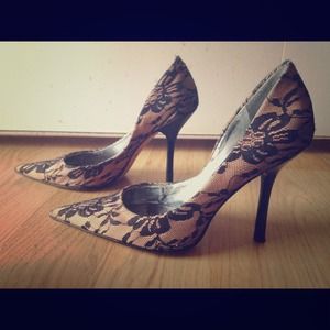 Guess Carrie Black Lace Pointed Pumps size 7