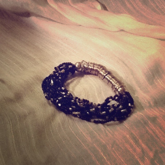 FREE SHIPPING-Black & silver beaded bracelet