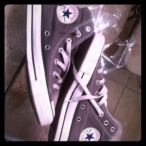 Grey all star comverse.