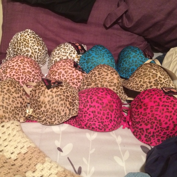 6 bras size 42dd brand new!