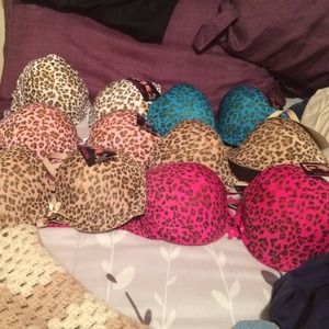6 bras size 42dd brand new!