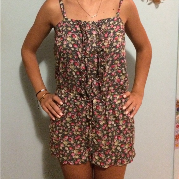 NEW Forever 21 floral romper