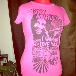 Bob Marley t-shirt!!👀