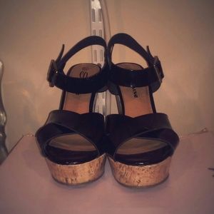 Black Wedges