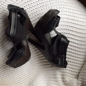 Black heels size 6