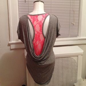 🌸🌺sold🌺🌸Gray t-shirt, racer back detail