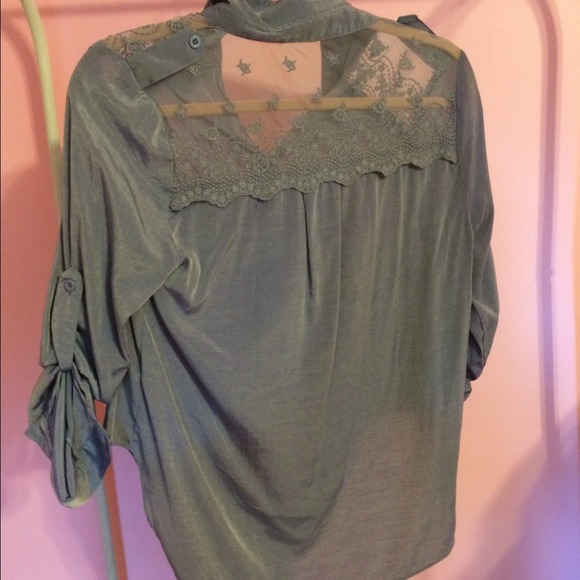 collared shirt - Picture 2 of 2