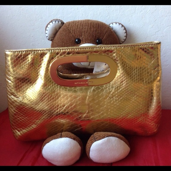 SOLD IN THREADFLIP! Michael Kors Berkley LG clutch
