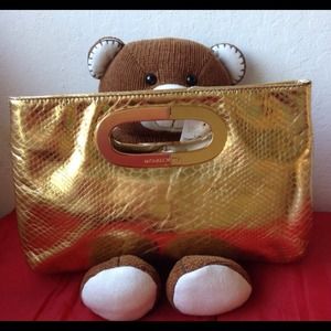 SOLD IN THREADFLIP! Michael Kors Berkley LG clutch