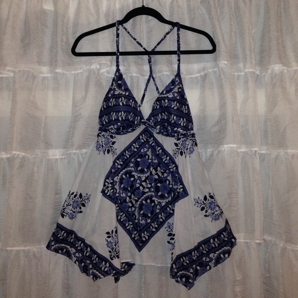 GUESS top - Picture 1 of 3