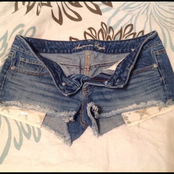 Adorable American Eagle Star Jean Shorts - Picture 1 of 4
