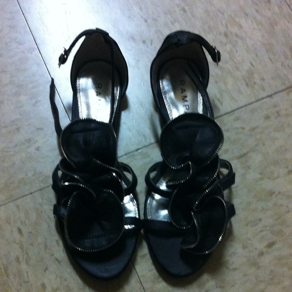 Shoes - Picture 1 of 2