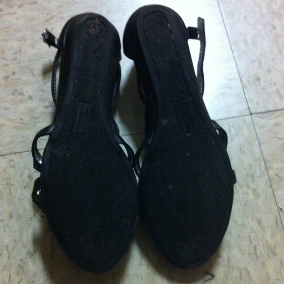 Shoes - Picture 2 of 2