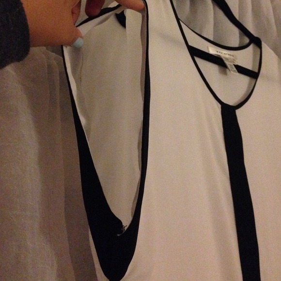 Max Studio black and white blouse - Picture 2 of 2