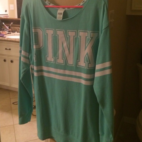 VS PINK Varsity Crew - Picture 2 of 3