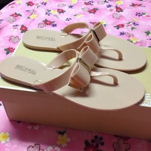MICHAEL KORS Kayden Thong nude in size 9