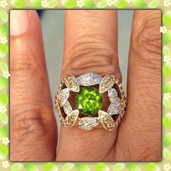 🚫SOLD!!!🚫14k gold 2tone Peridot & diamond ring - Picture 1 of 3
