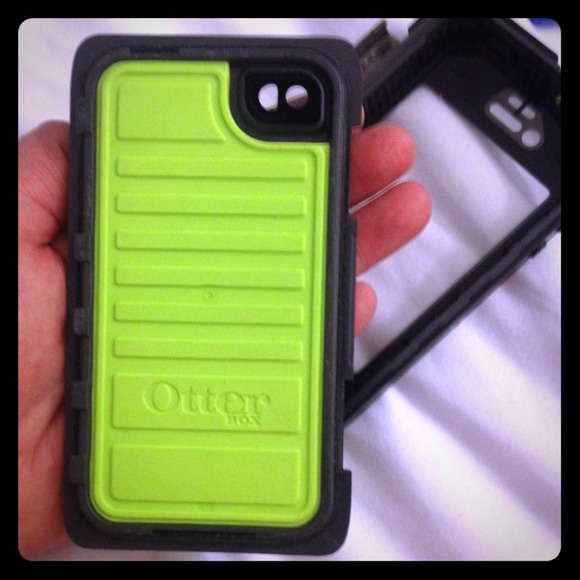 iPhone 4s case from otter box