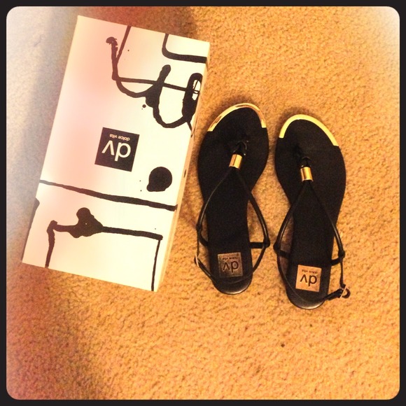 DV by Dolce Vita flat sandals