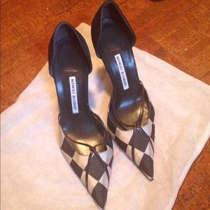 Size 8.5 Manola blahniks