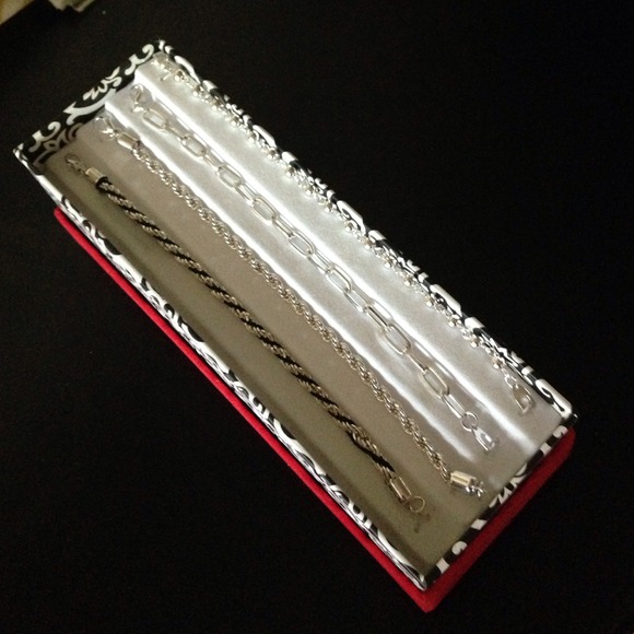 NEW Silver Bracelet Set