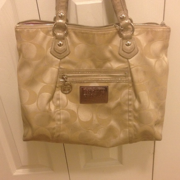 Large gold poppy coach purse !!