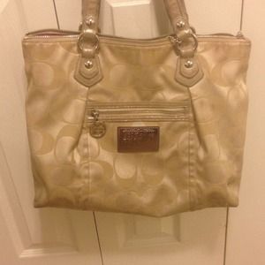 Large gold poppy coach purse !!