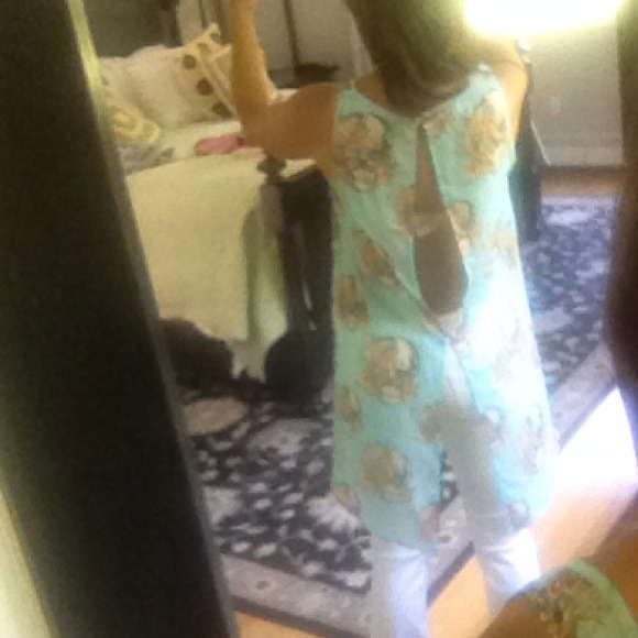 Top - Picture 4 of 4