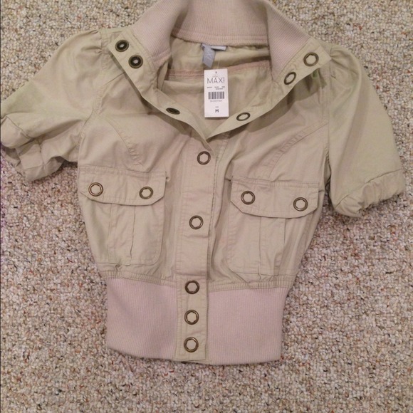 Maxi Crop Jacket (M) Runs Small.... Super Cute!