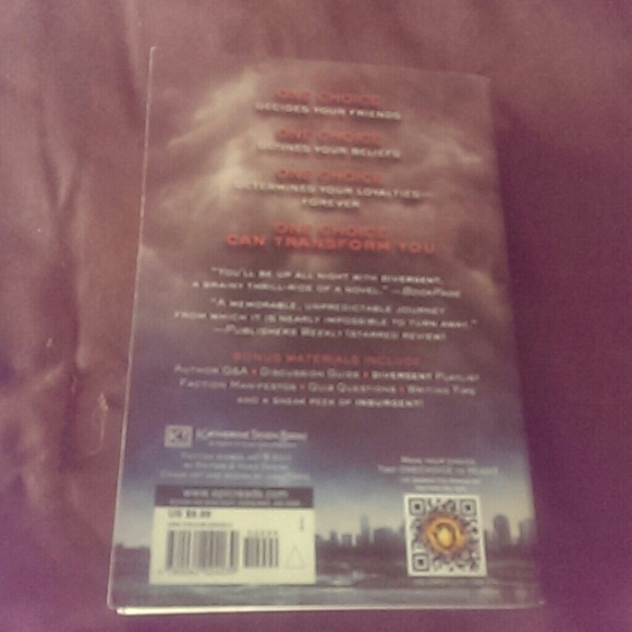 Divergent Soft back Book - Picture 3 of 3