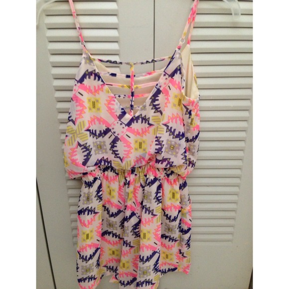 FLASH SALE💖Printed Romper - Picture 2 of 4