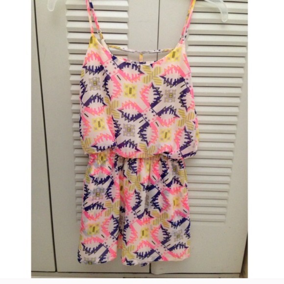 FLASH SALE💖Printed Romper - Picture 4 of 4