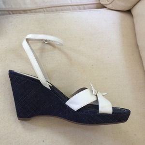 Ann Taylor Ivory & denim wedge sandal size 9M