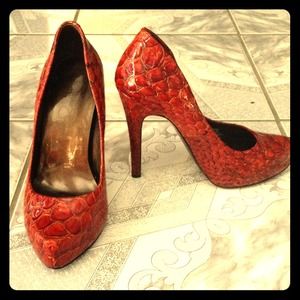 Jessica Simpson patent interior platform shoes