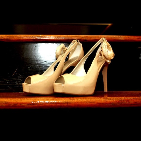 Nude platform peep toe heel/jeans bundle