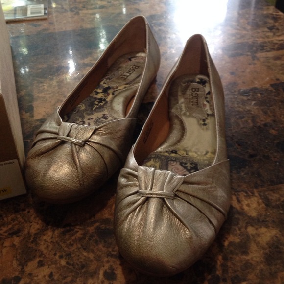 Born ballets flat NWT
