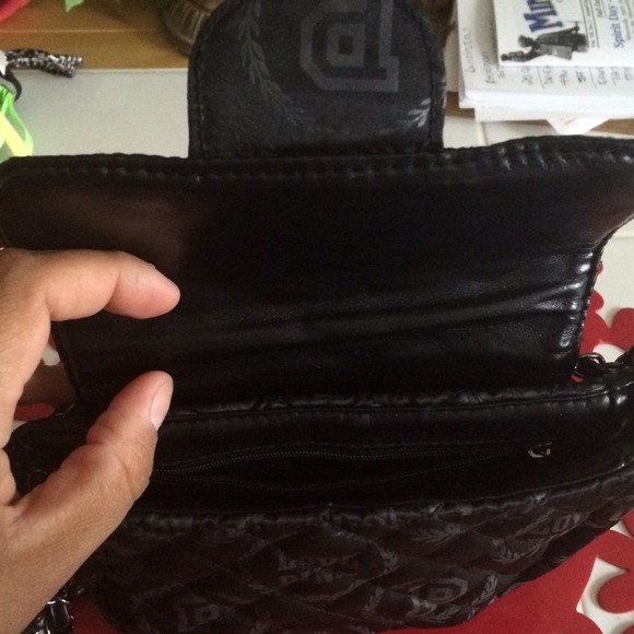 Pink purse in black - Picture 2 of 4