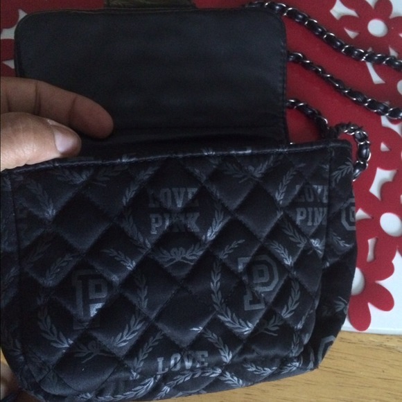 Pink purse in black - Picture 3 of 4