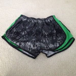 Nike Tempo Short