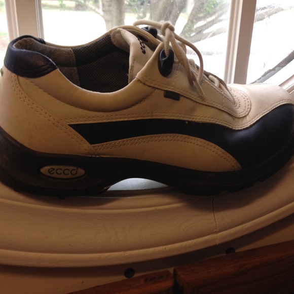 Ecco navy and cream golf shoes