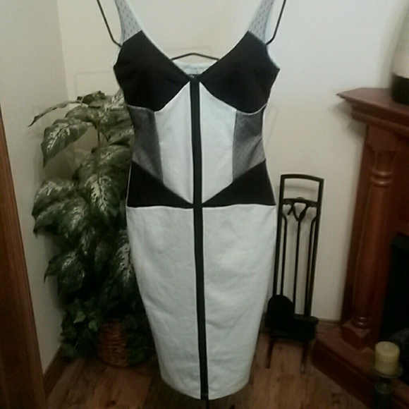 KARDASHIAN KOLLECTION DRESS - Picture 2 of 4