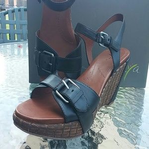 NAYA Wedge heels Size 11 Black Leather