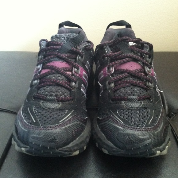 Adidas  Kanadia TR 3 size 6