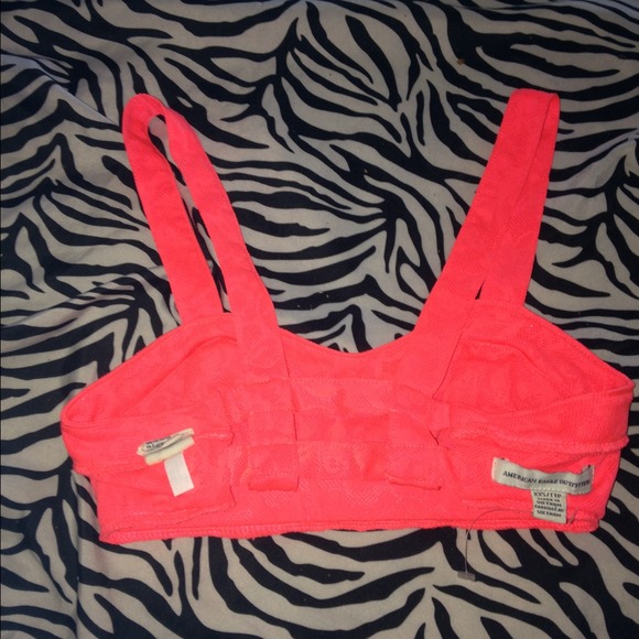 American Eagle  Neon Pink Crop Top - Picture 2 of 2