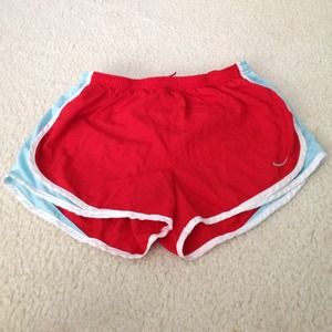 Nike Tempo Short