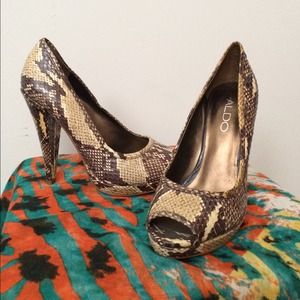 Aldo Shoes- Neutral Snake Skin