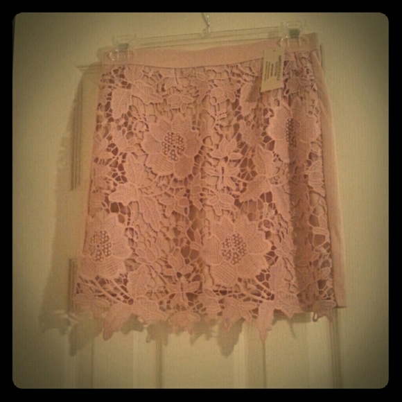 Lace mini skirt