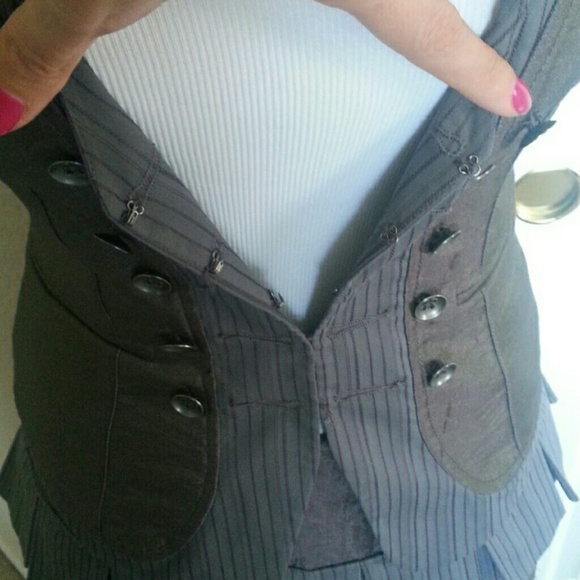 Bebe skirt and vest - Picture 4 of 4